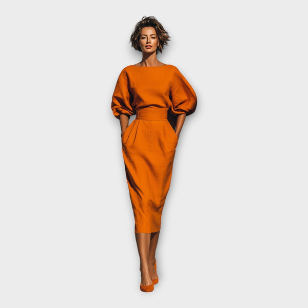 Κομψό φόρεμα με εκλεπτυσμένο σχεδιασμό και minimal αισθητική